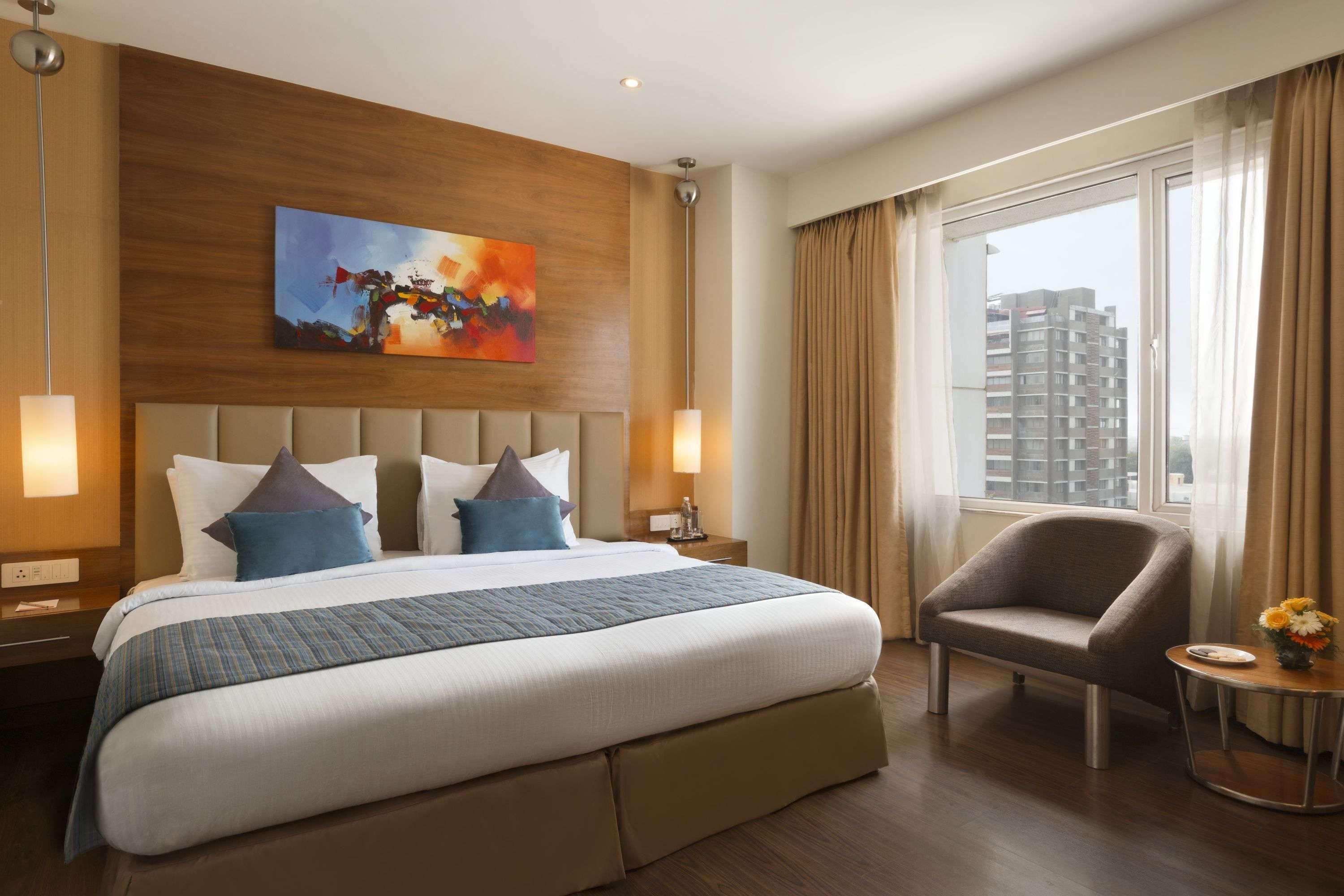 Hotel Ramada Ahmedabad Esterno foto