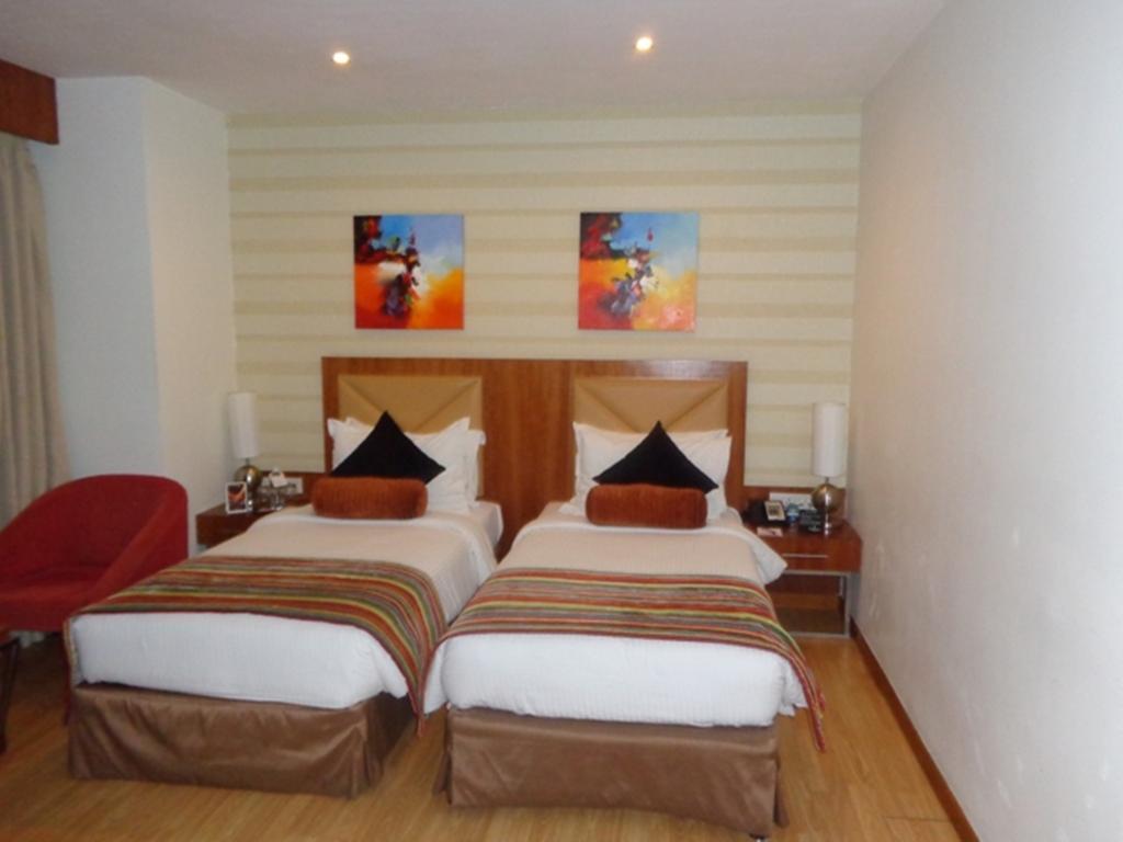 Hotel Ramada Ahmedabad Camera foto