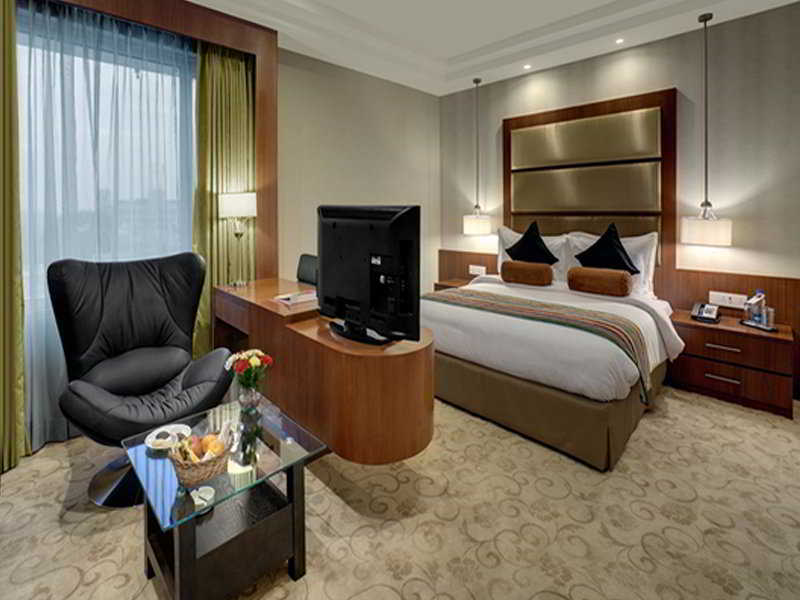 Hotel Ramada Ahmedabad Esterno foto