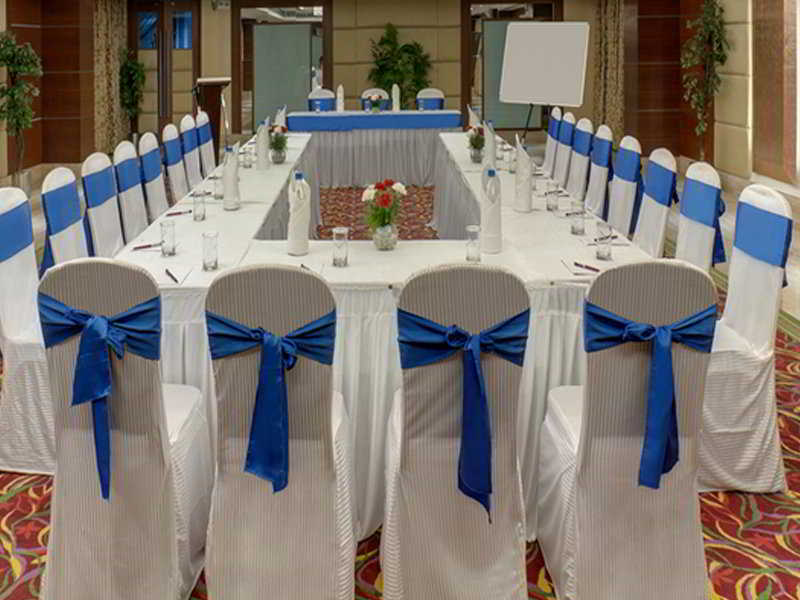 Hotel Ramada Ahmedabad Esterno foto